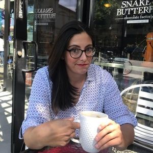 Meet your Posher, Elizabeth